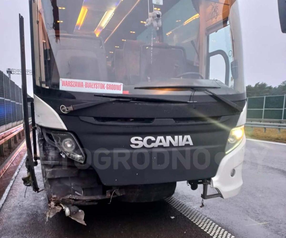 Автобус «Варшава — Гродно» попал в аварию в Польше: есть пострадавшие