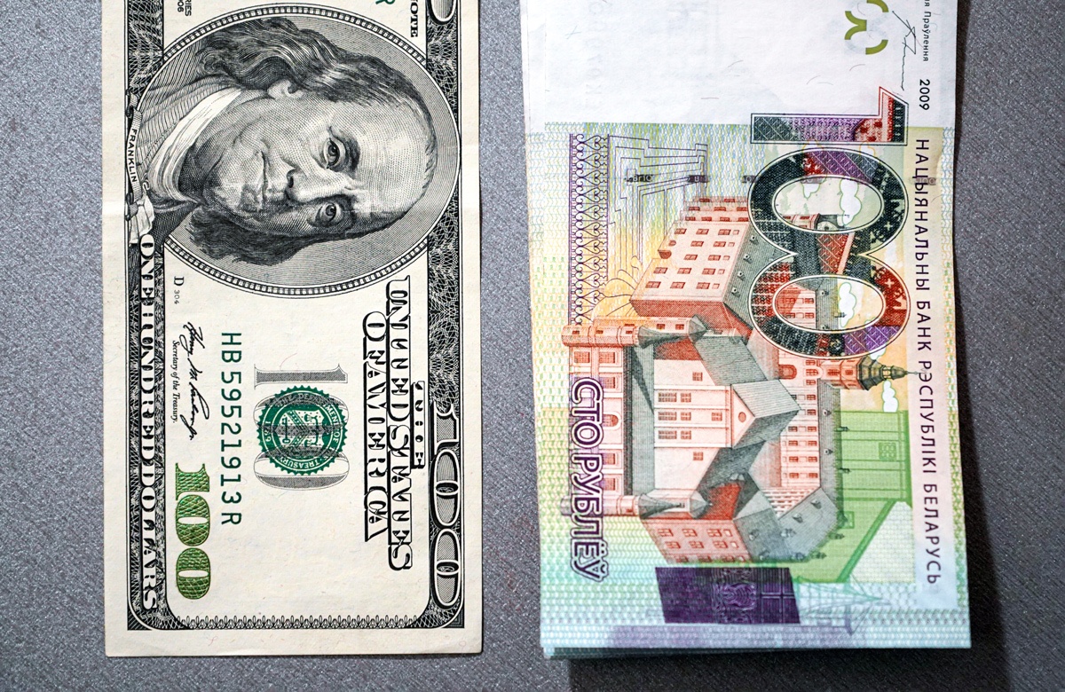 Предприятия остались единственными чистыми покупателями валюты в Беларуси