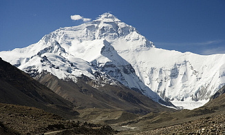На самую высокую гору в мире будут пускать меньше туристов