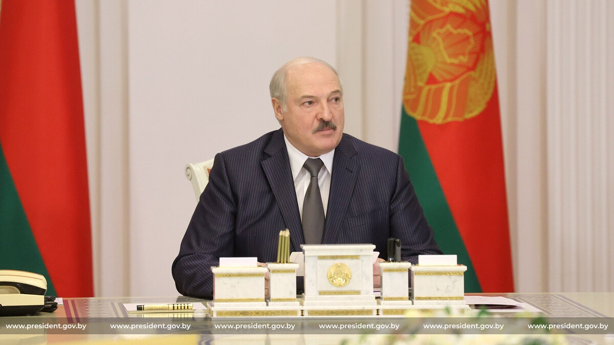 Наследники фашизма, вакцина в пробирке, ужасная ягодка: самые яркие цитаты Лукашенко 7 мая
