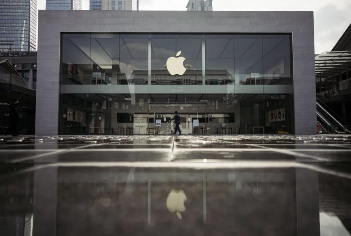 В Apple устроили чистку департаментов перед сентябрьской отставкой Тима Кука