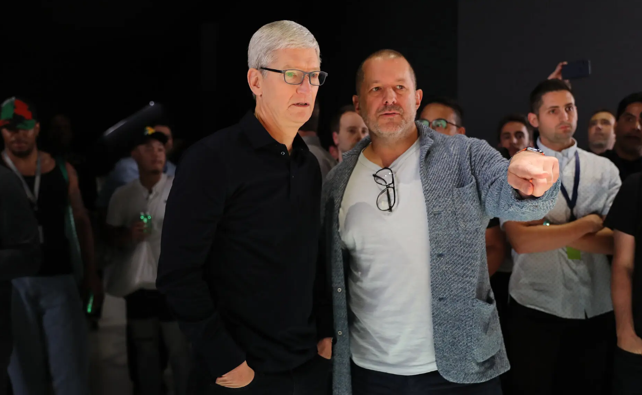 Apple расторгла договор со своим легендарным дизайнером