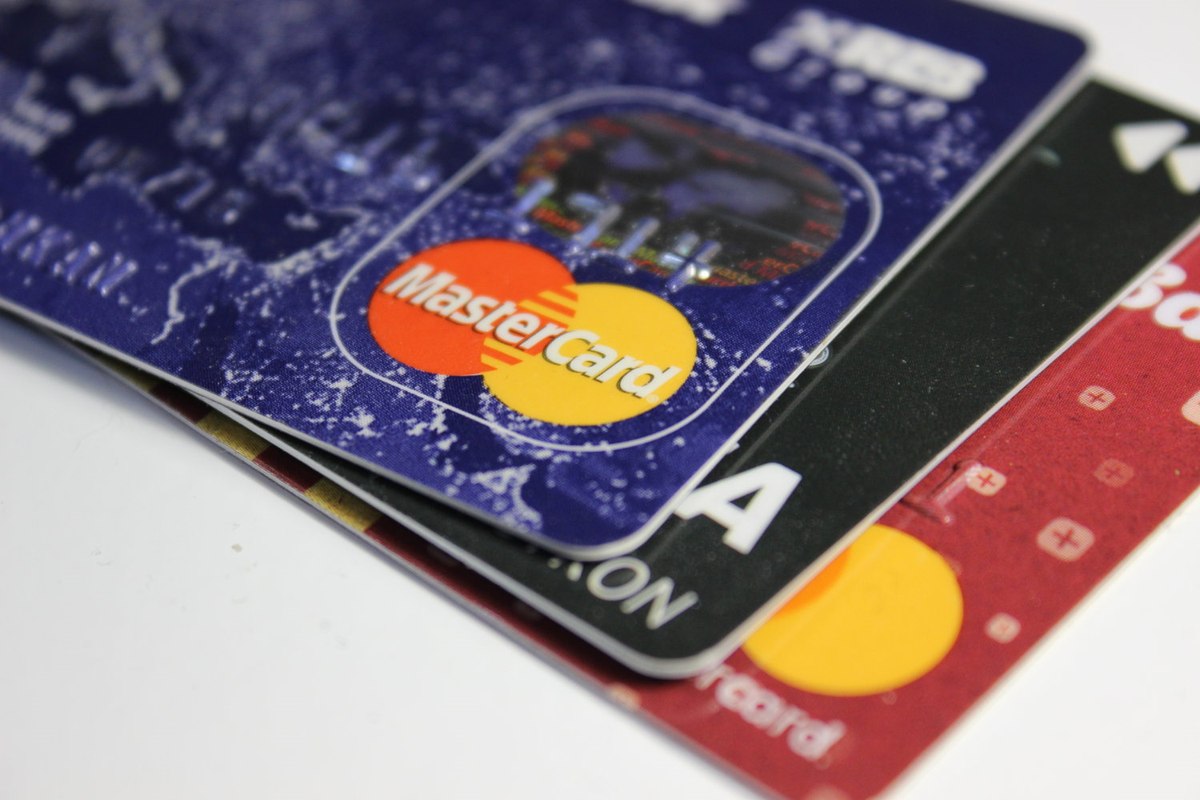 Еще один крупный белорусский банк изменил валюту расчетов по картам Mastercard