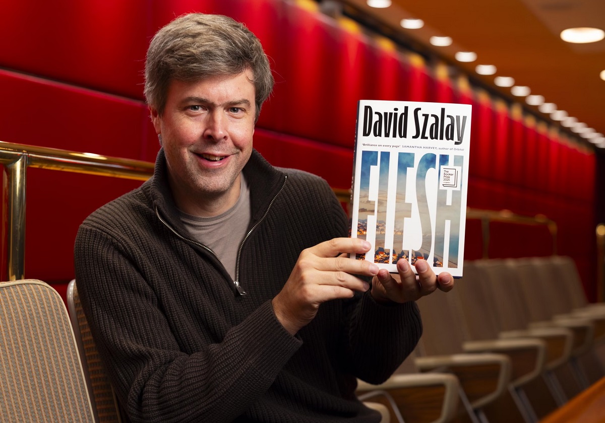 Букеровскую премию получил автор мрачного романа под названием «Плоть»