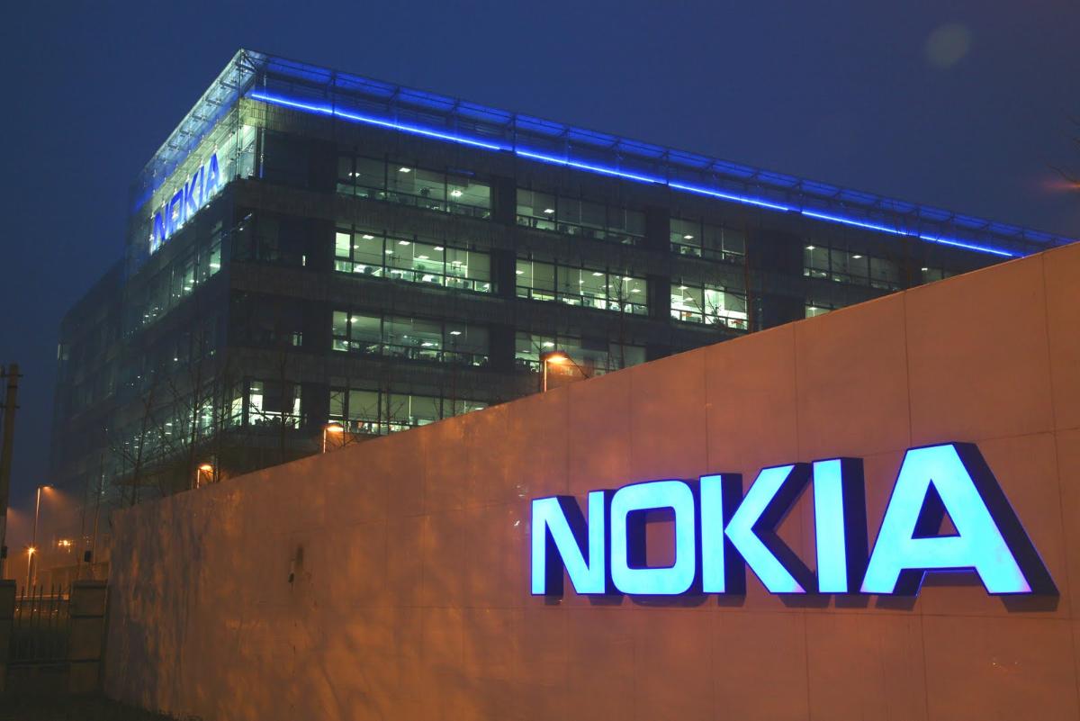Финский производитель телефонов Nokia будет выпускать смартфоны под собственным брендом