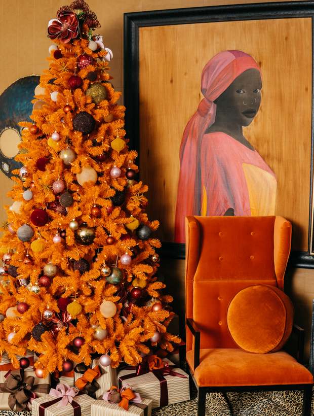 5 смелых идей для новогодней елки в офисе