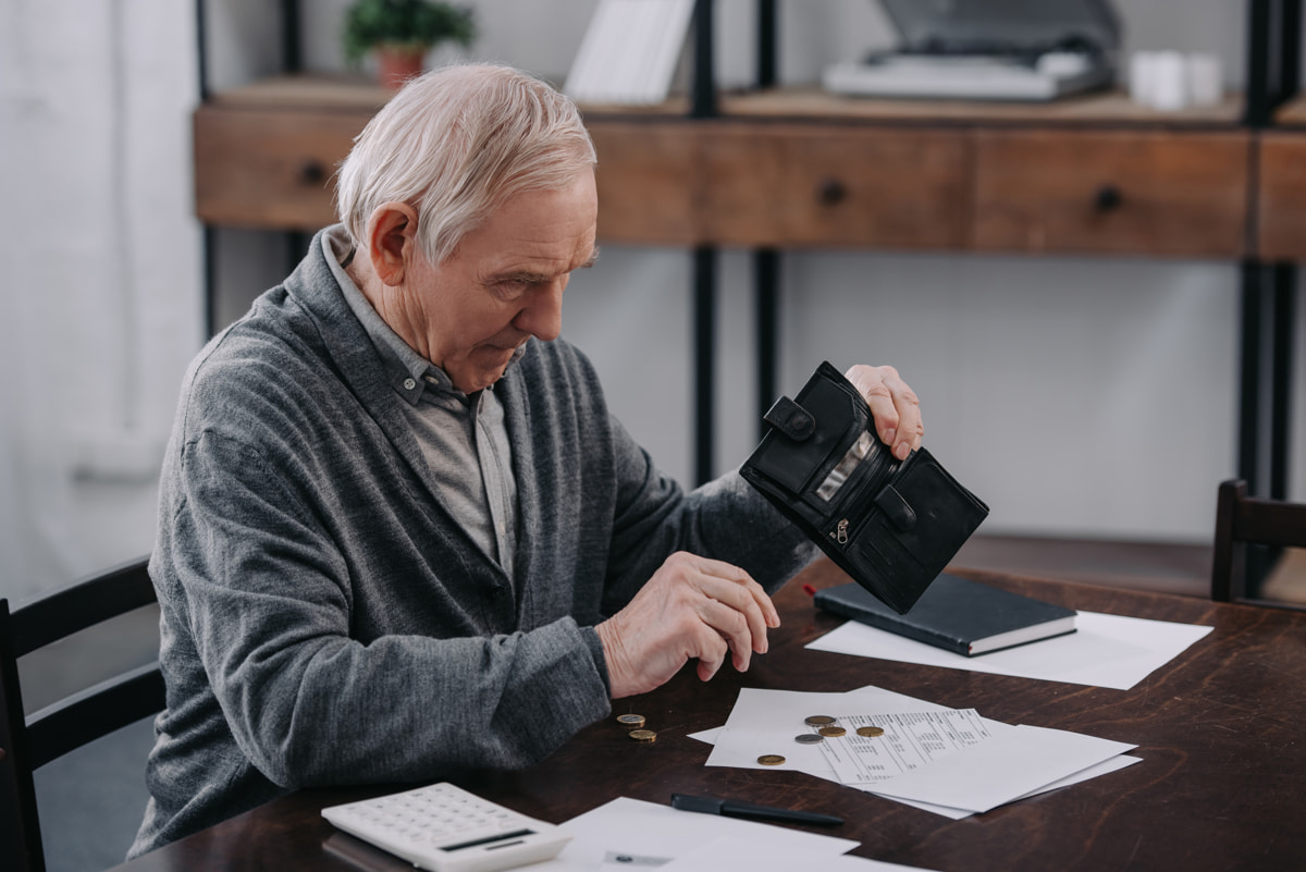 У кого есть льгота по налогу на авто и зависит ли налог на дом от «прописки»