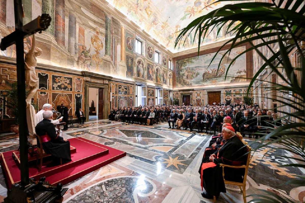 В Ватикане прошла церемония интронизации папы римского Льва XIV (фото)