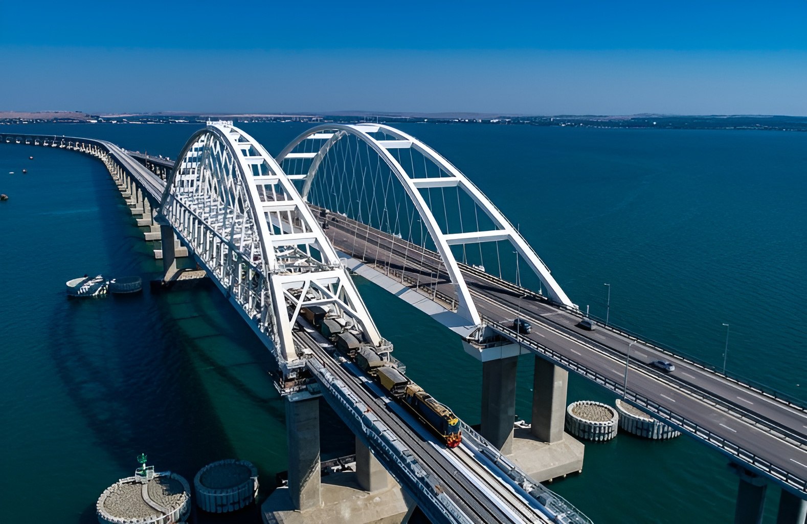 Стало известно, когда возобновится движение по Крымскому мосту