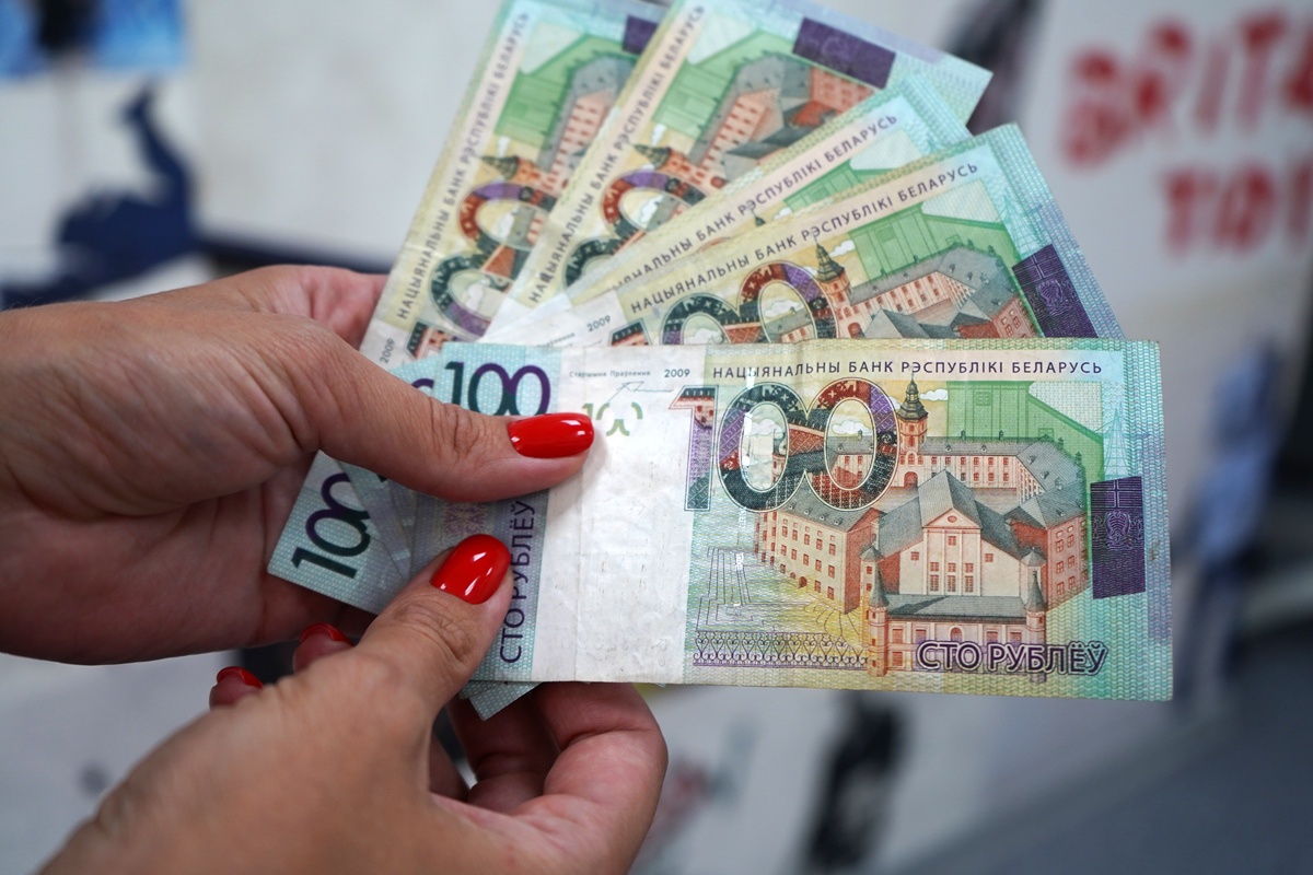 Реальные доходы белорусов упали впервые с 2016 года