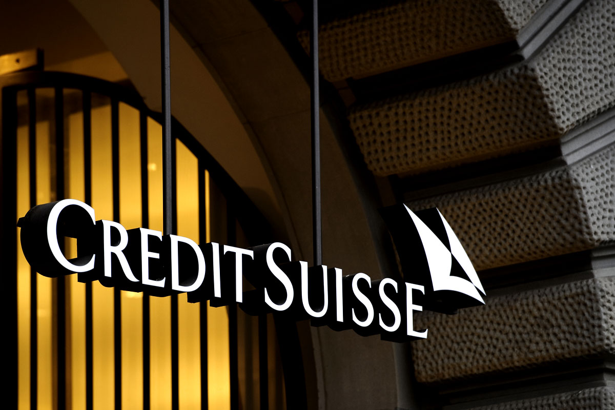500 акционеров Credit Suisse оспорят в суде условия сделки с UBS