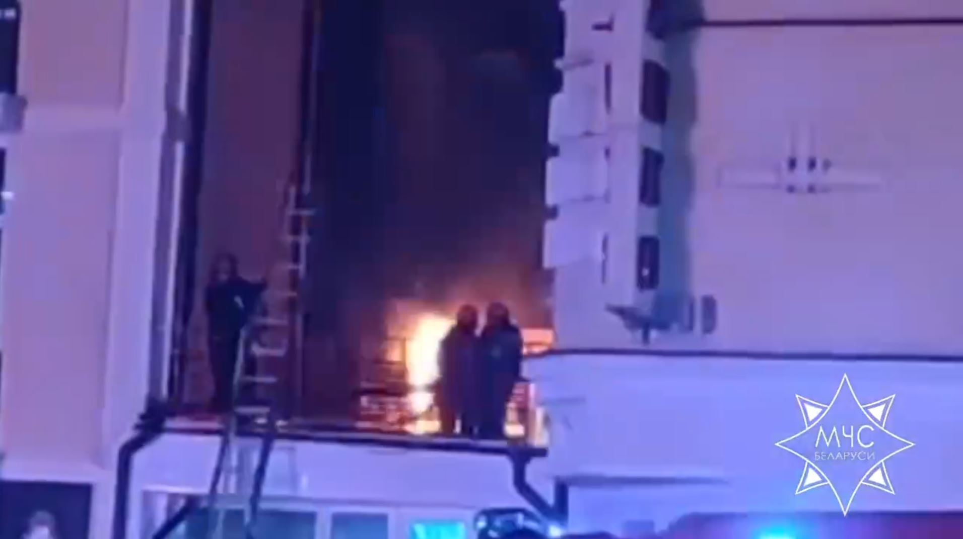 В Гродно загорелся гостиничный комплекс