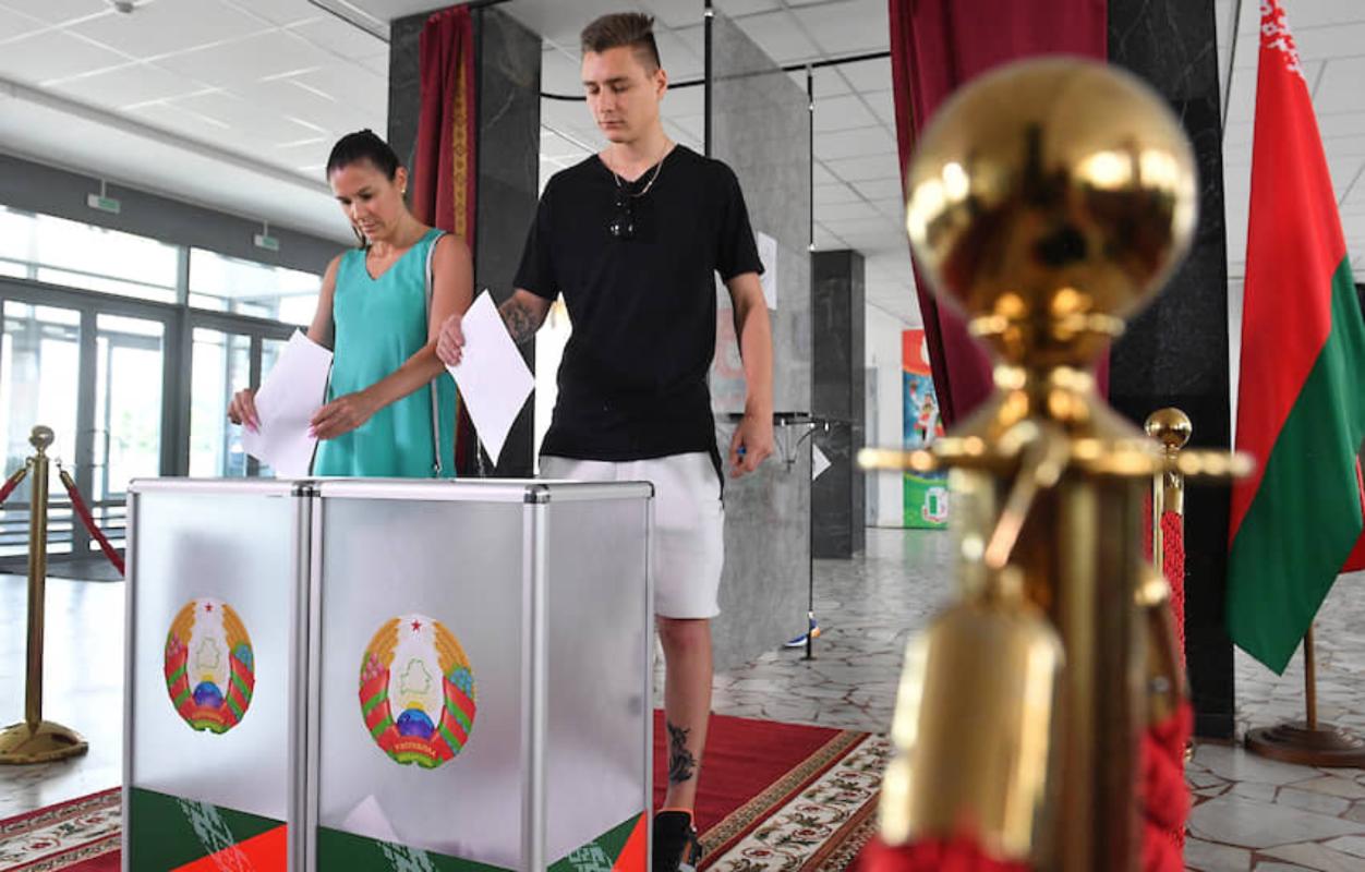ЦИК определил, как будут голосовать живущие за границей белорусы