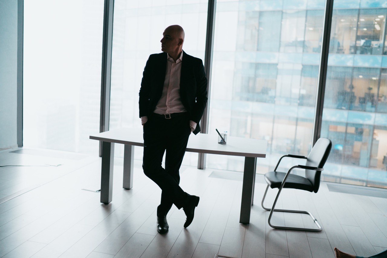 «Харизма больше не&nbsp;работает». Пять важных советов для руководителей от&nbsp;Радислава Гандапаса