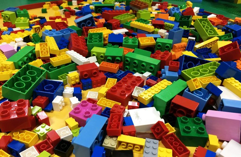Производитель LEGO покупает образовательную платформу почти за $1 млрд