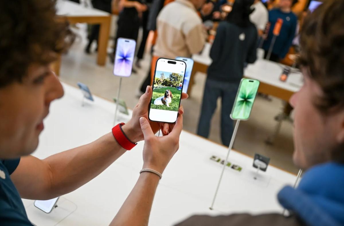 Apple планирует внедрить ИИ-опцию редактирования фото для iPhone и iPad