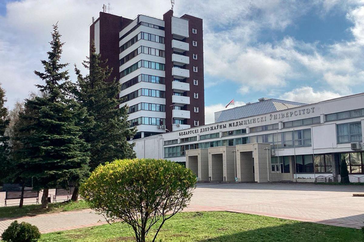 Для кого останутся платные места в медвузах Беларуси