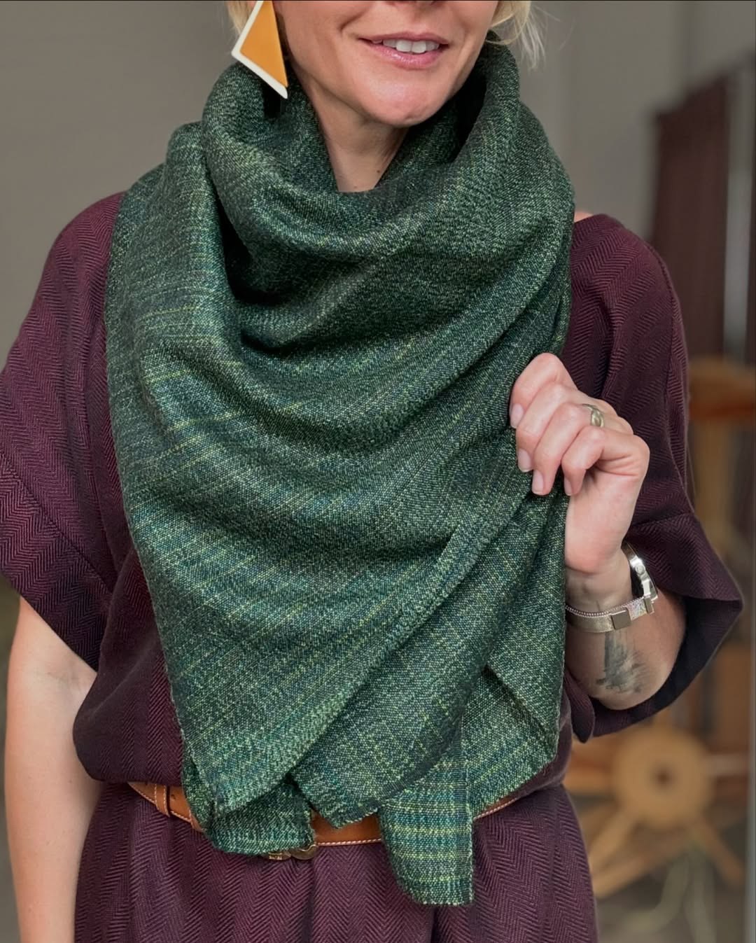 Как мастер спорта по лыжным гонкам открыла в Минске ткацкую мастерскую и продает платки по всему миру