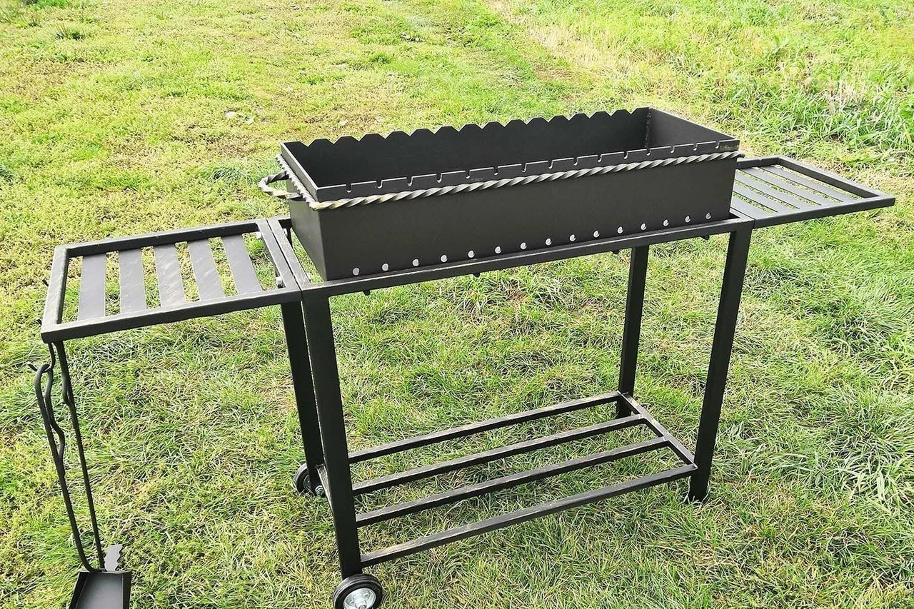 «Мангалы выставляли на 