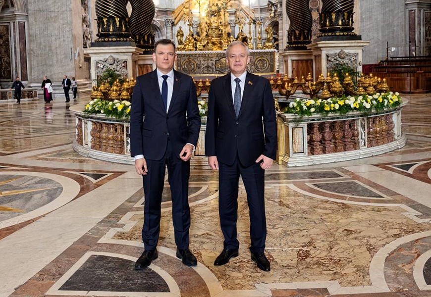 В Ватикане прошла церемония интронизации папы римского Льва XIV (фото)