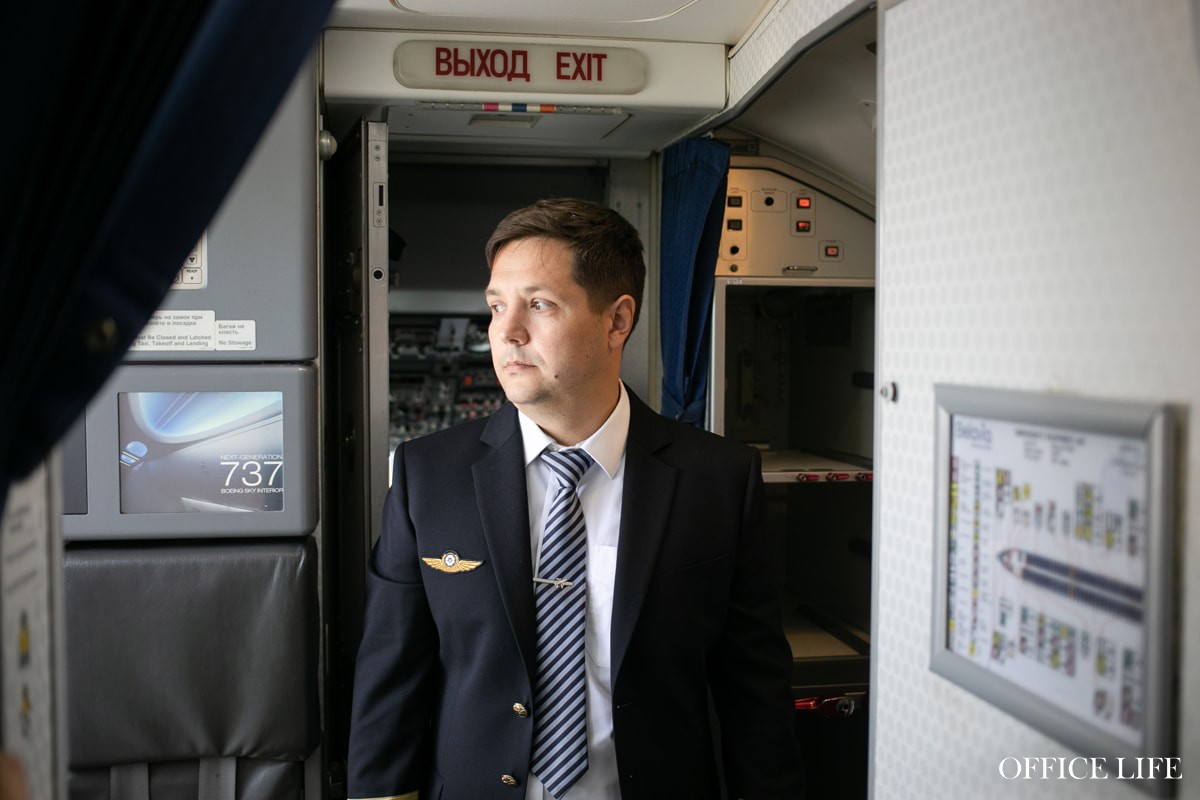 «Это&nbsp;же просто работа». Поговорили с&nbsp;пилотом Belavia, который вывозил белорусов с&nbsp;Ближнего Востока