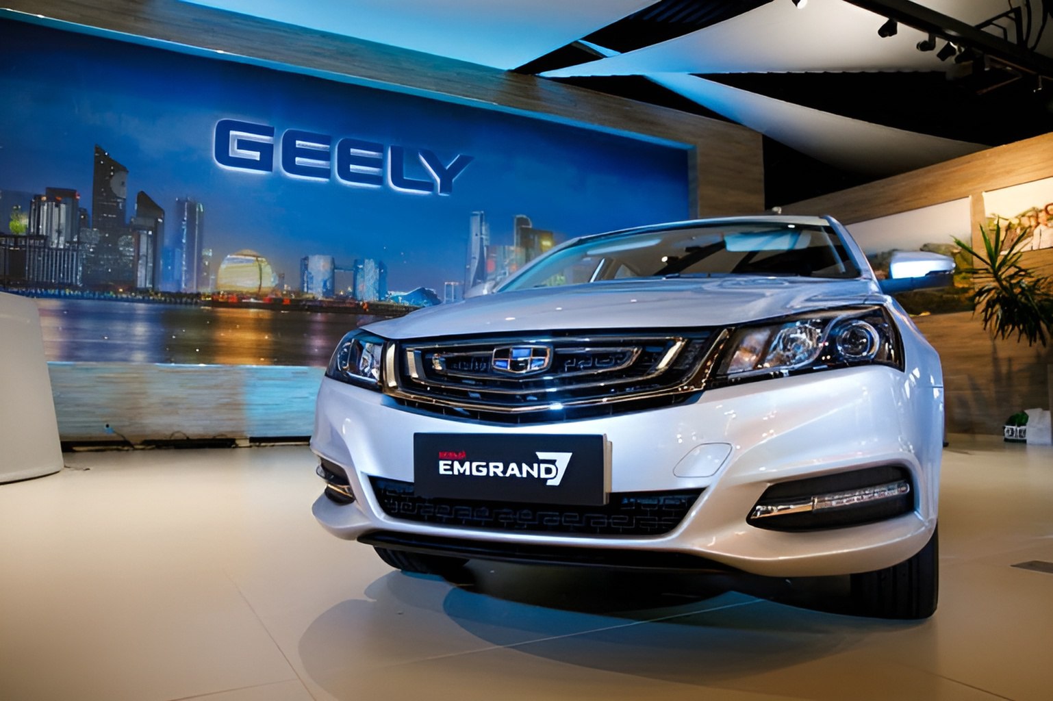 Продажи автомобилей Geely в 2022 году выросли на 8%
