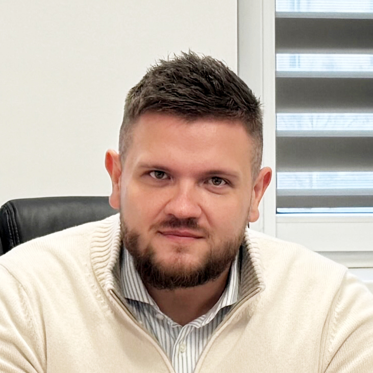 Максим Шавров