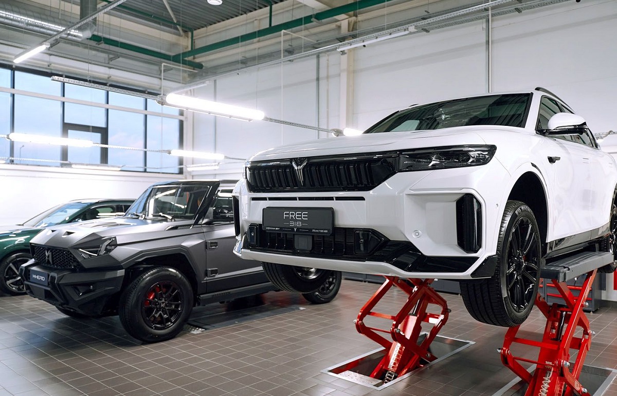 Официальные автоцентры Voyah начали обслуживать машины, ввезенные по параллельному импорту