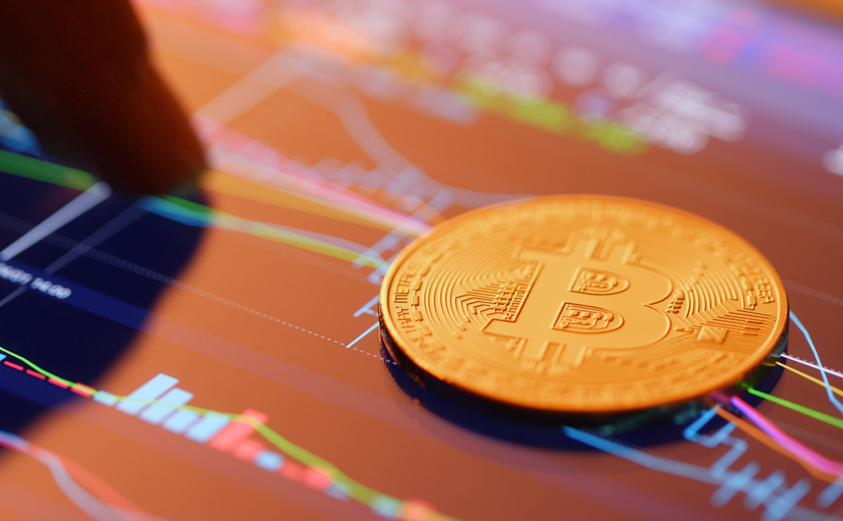 Почему упал биткоин и что белорусам делать с криптой?