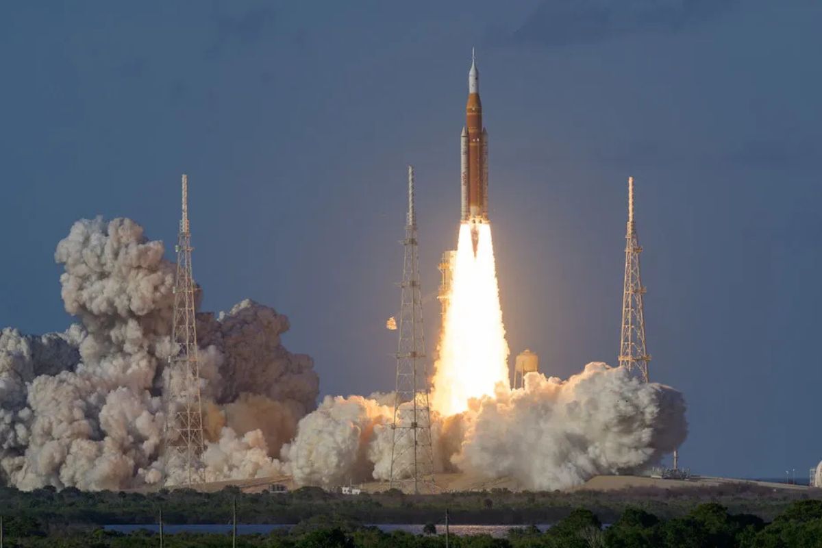 NASA запустила первую за&nbsp;50&nbsp;лет пилотируемую миссию к&nbsp;Луне