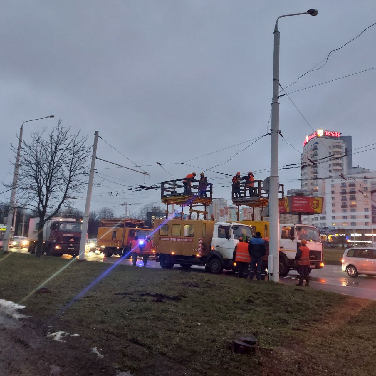 Транспортный коллапс в Минске: на Бангалор остановились троллейбусы