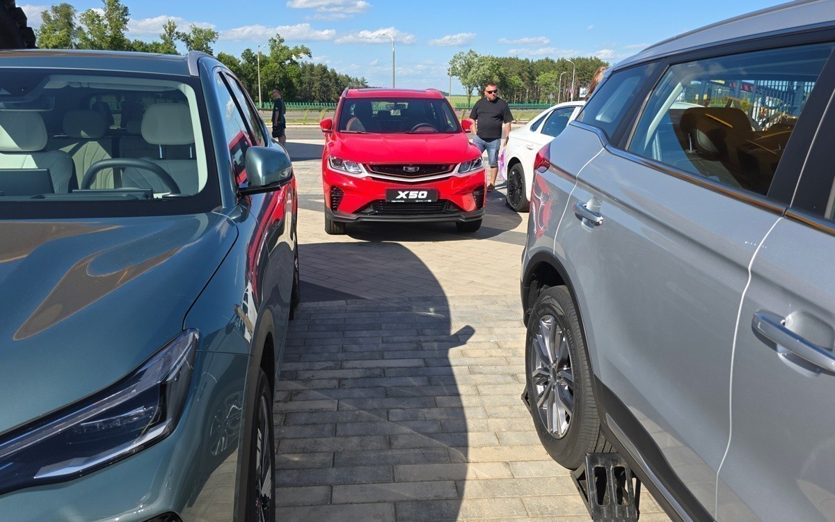 В феврале два из трех новых авто продали под брендами Belgee и Geely