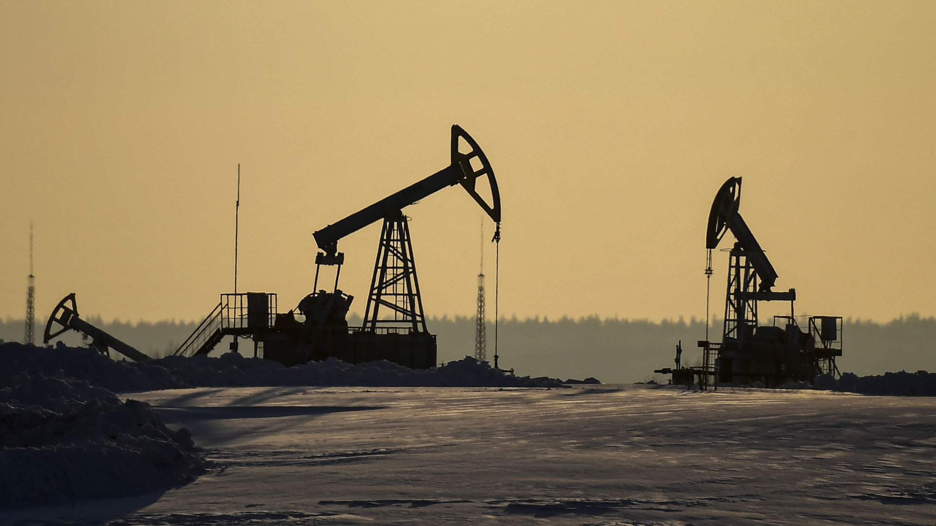Еврокомиссия предложила потолок цен на российскую нефть на уровне $60