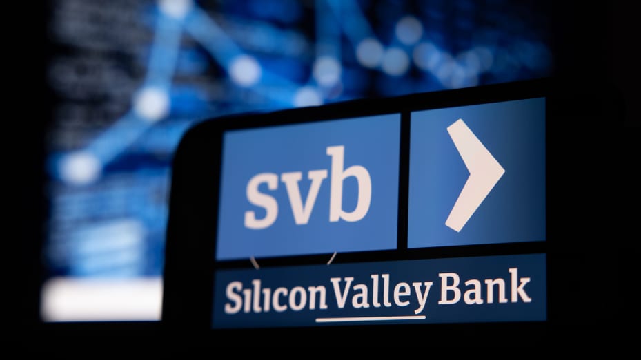 Новый владелец Silicon Valley Bank подал иск против конкурента на $1 млрд