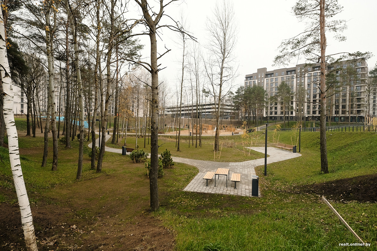 В Минске открыли новый парк с канатной дорогой, батутами и зоной барбекю