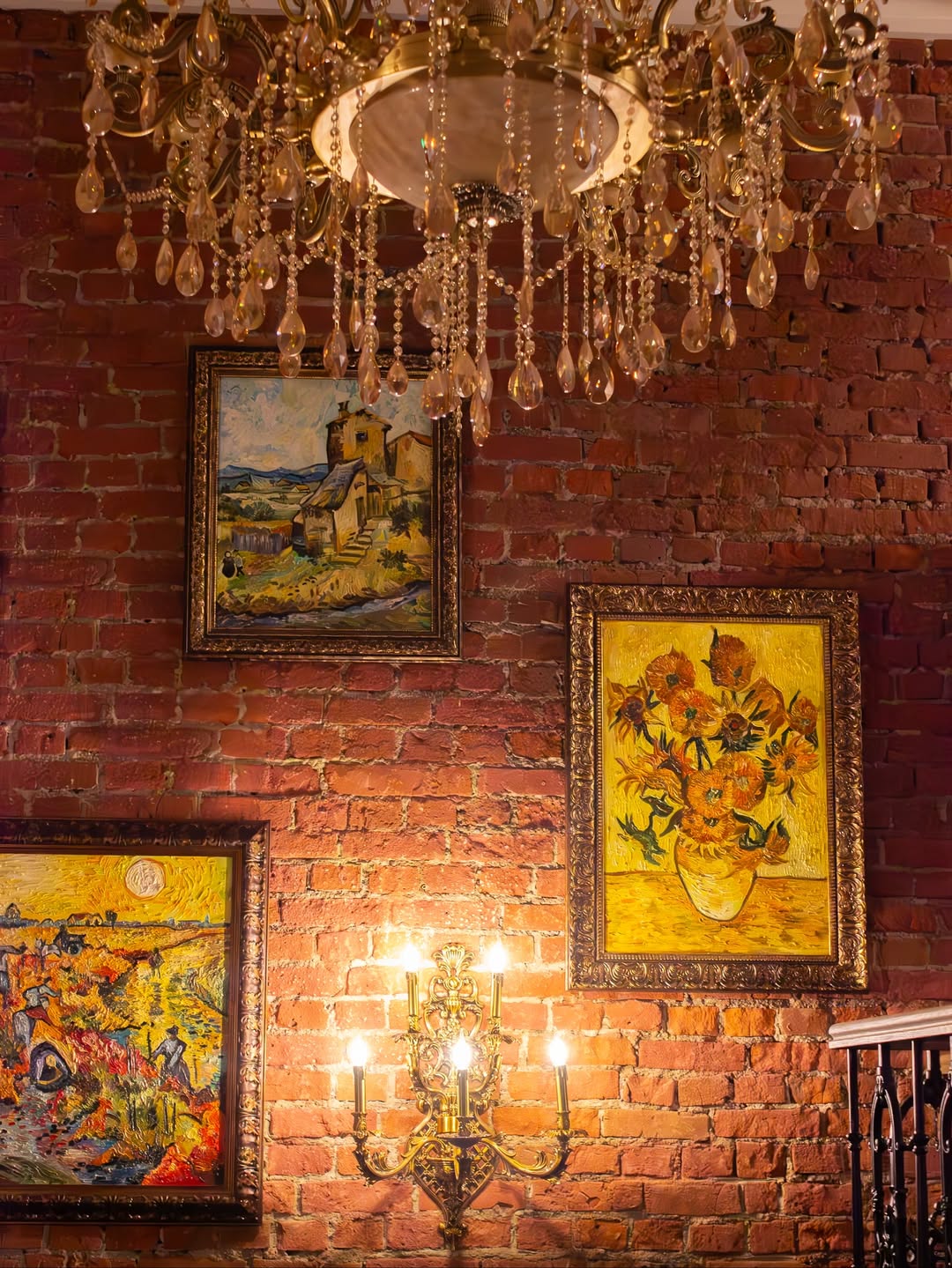 Ресторан с Ван Гогом и бар со змеями. Новые места Минска, где можно укрыться в начале зимы - Редактирование