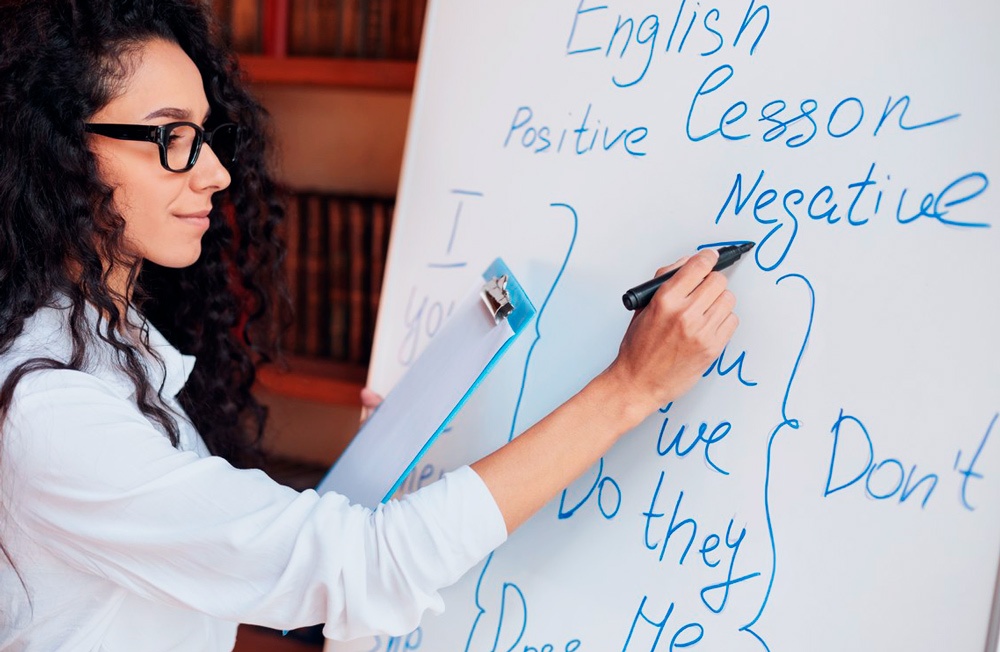 Сломать языковой барьер: как правильно и быстро подтянуть английский перед важной встречей