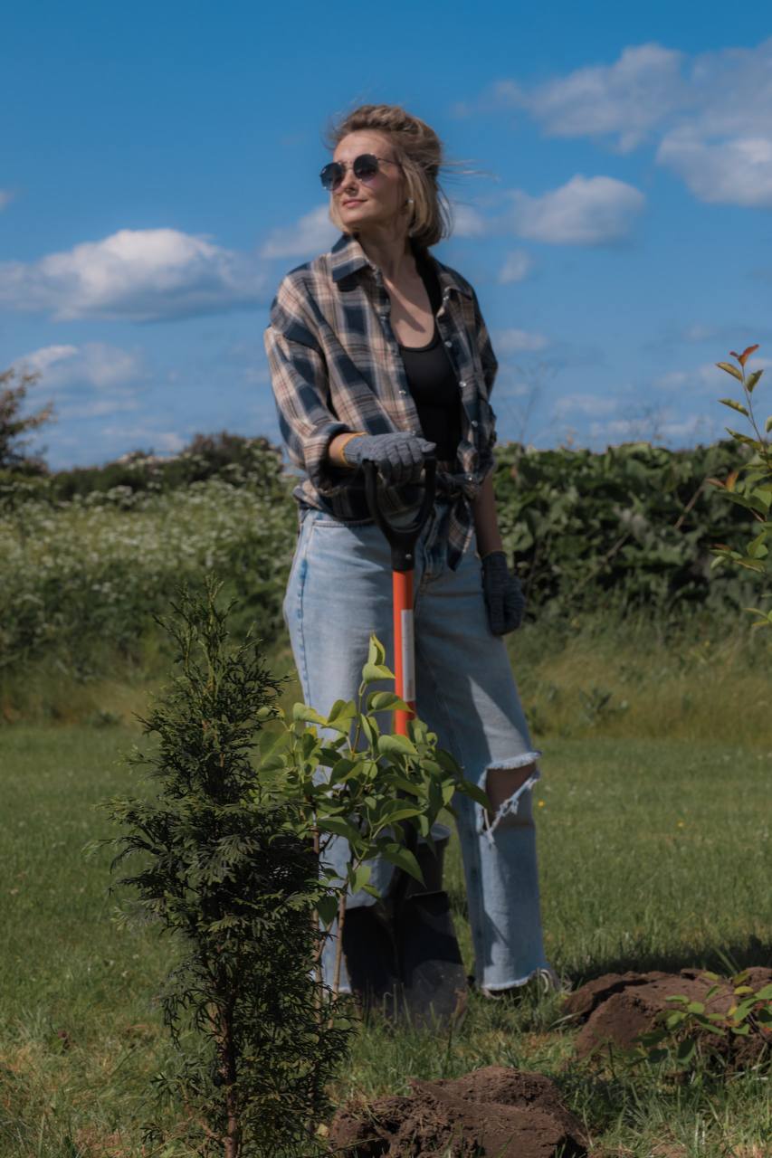 «Несмотря на все такое, ничего еще не все». Как создательница бренда Taka Zaka Angels растит четверых детей и строит дом