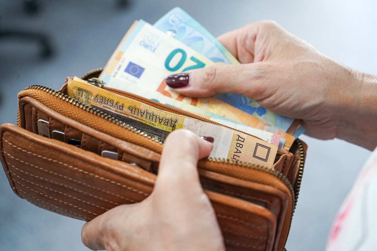 В Минтруда рассказали, как работающим за границей белорусам выйти из базы «тунеядцев»