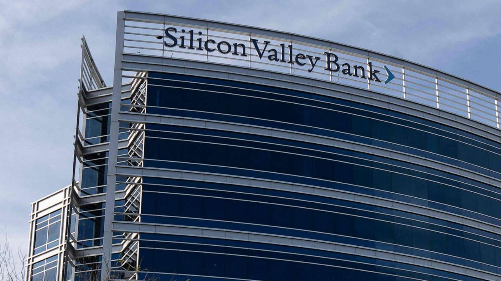 First Citizens Bank может выкупить обанкротившийся Silicon Valley