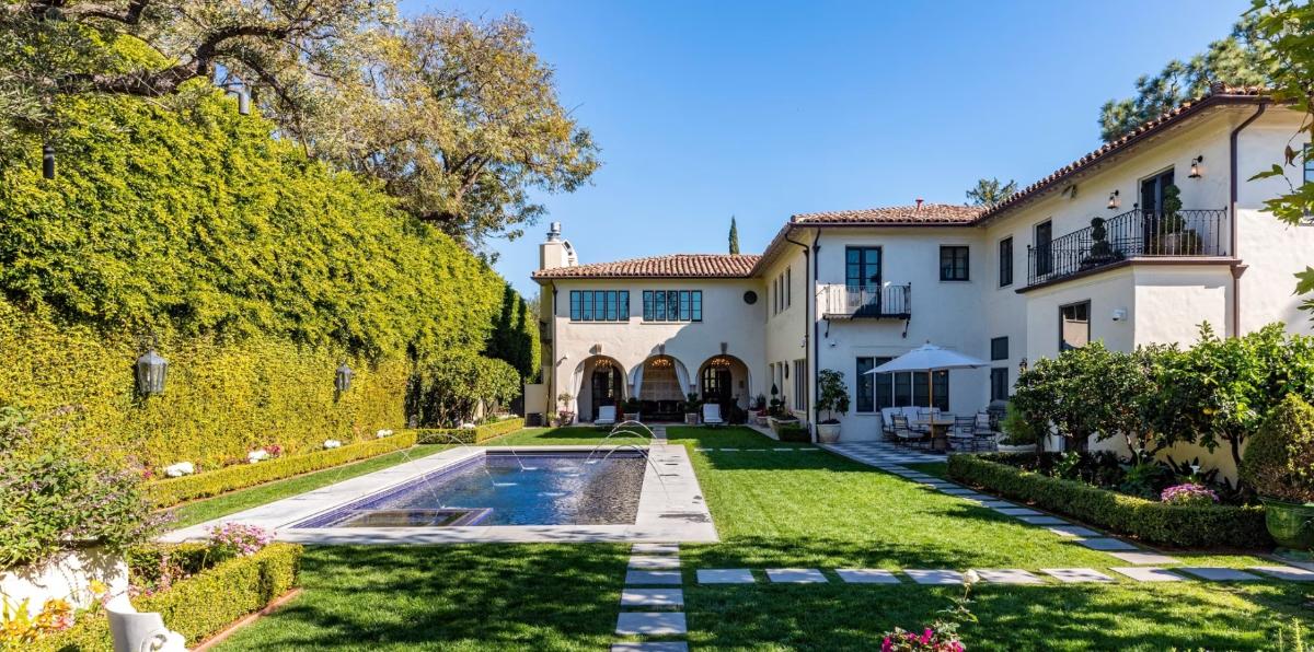 Около Лос-Анджелеса за $17 млн выставили на продажу дом Оззи Осборна 