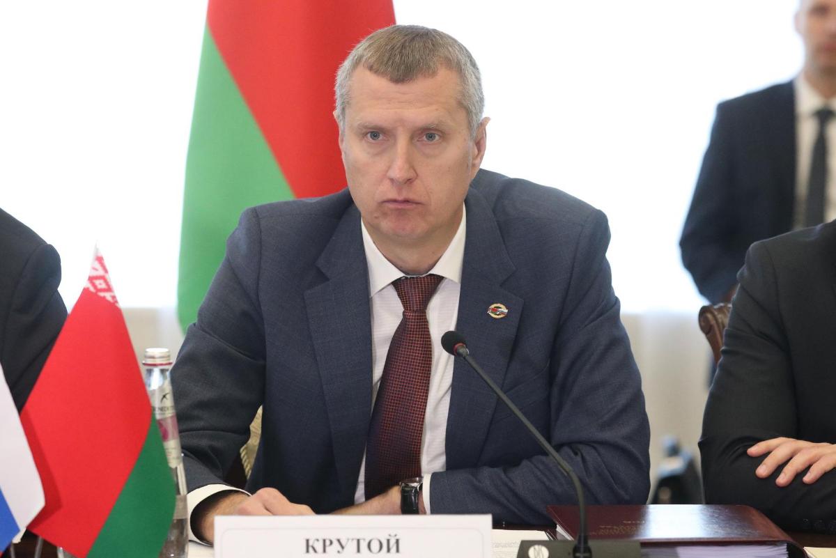 Посол Беларуси в России получил полномочия подписать договор о проспектах ценных бумаг