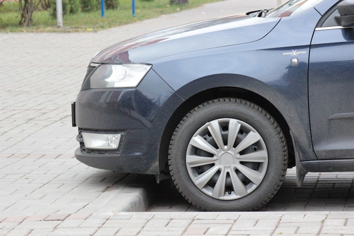 В МАРТ посчитали, сколько стоит проехать 100 км на электрокаре и бензиновом автомобиле