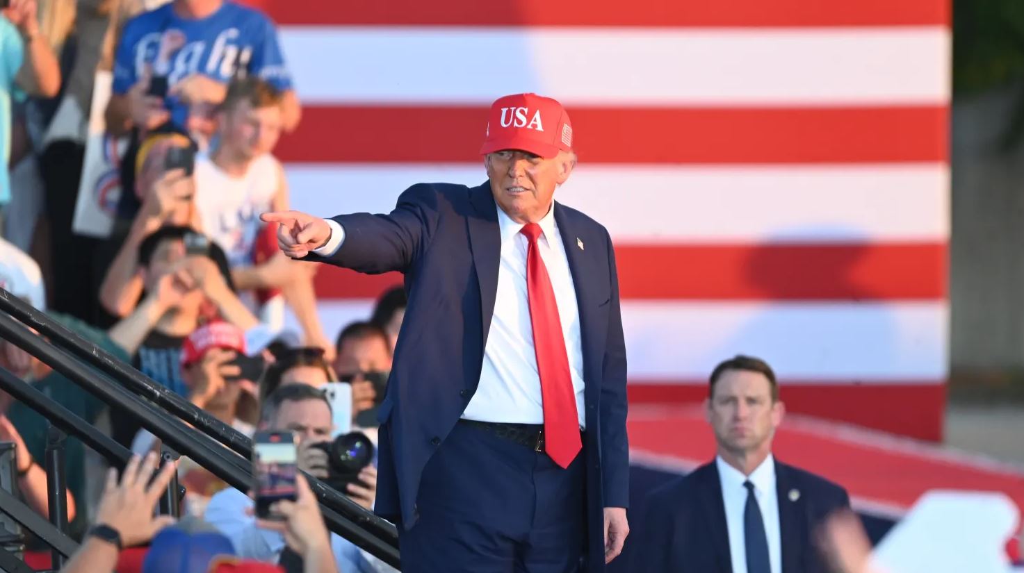 Трамп анонсировал новые пошлины странам, поддерживающим «антиамериканскую» политику БРИКС