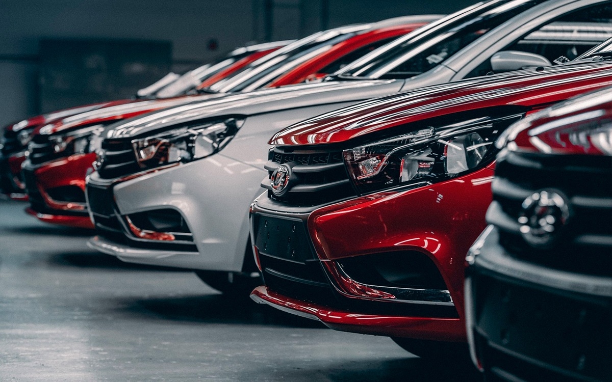 Продажи легковых автомобилей в Беларуси упали за год в 10 раз