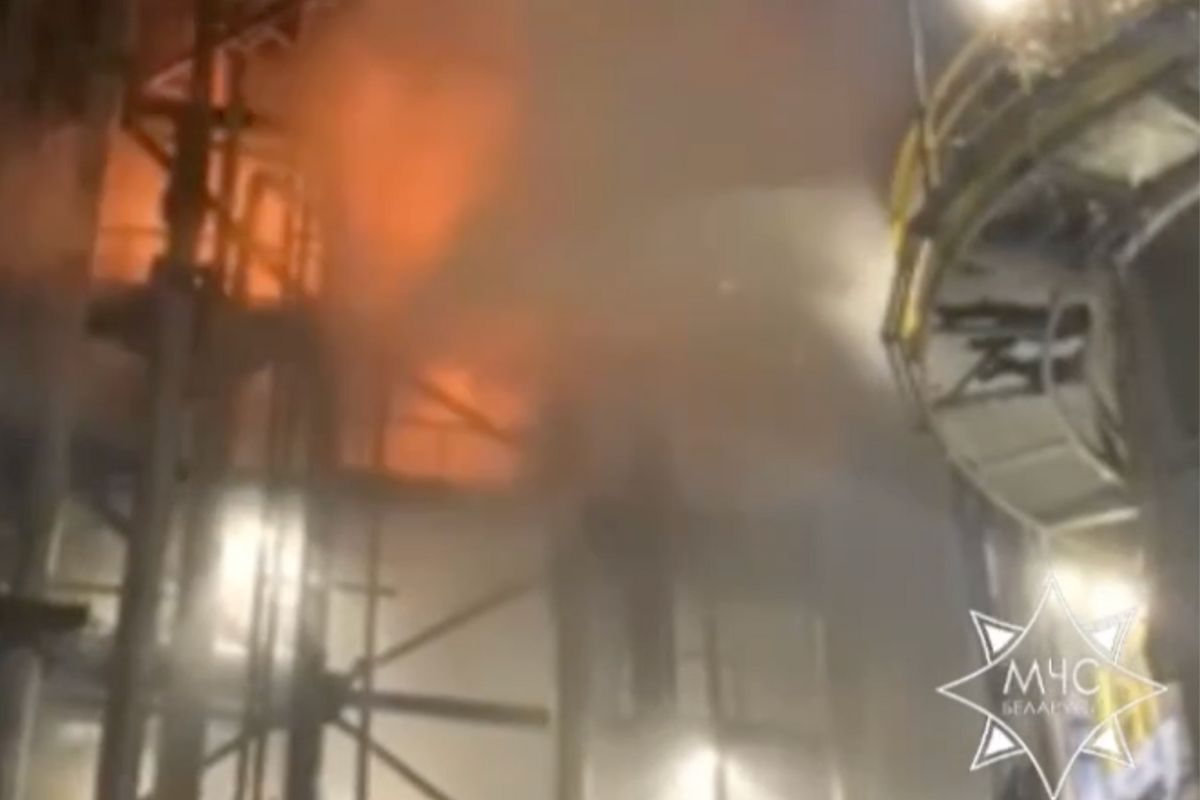 На «Нафтане» случился пожар. Что известно