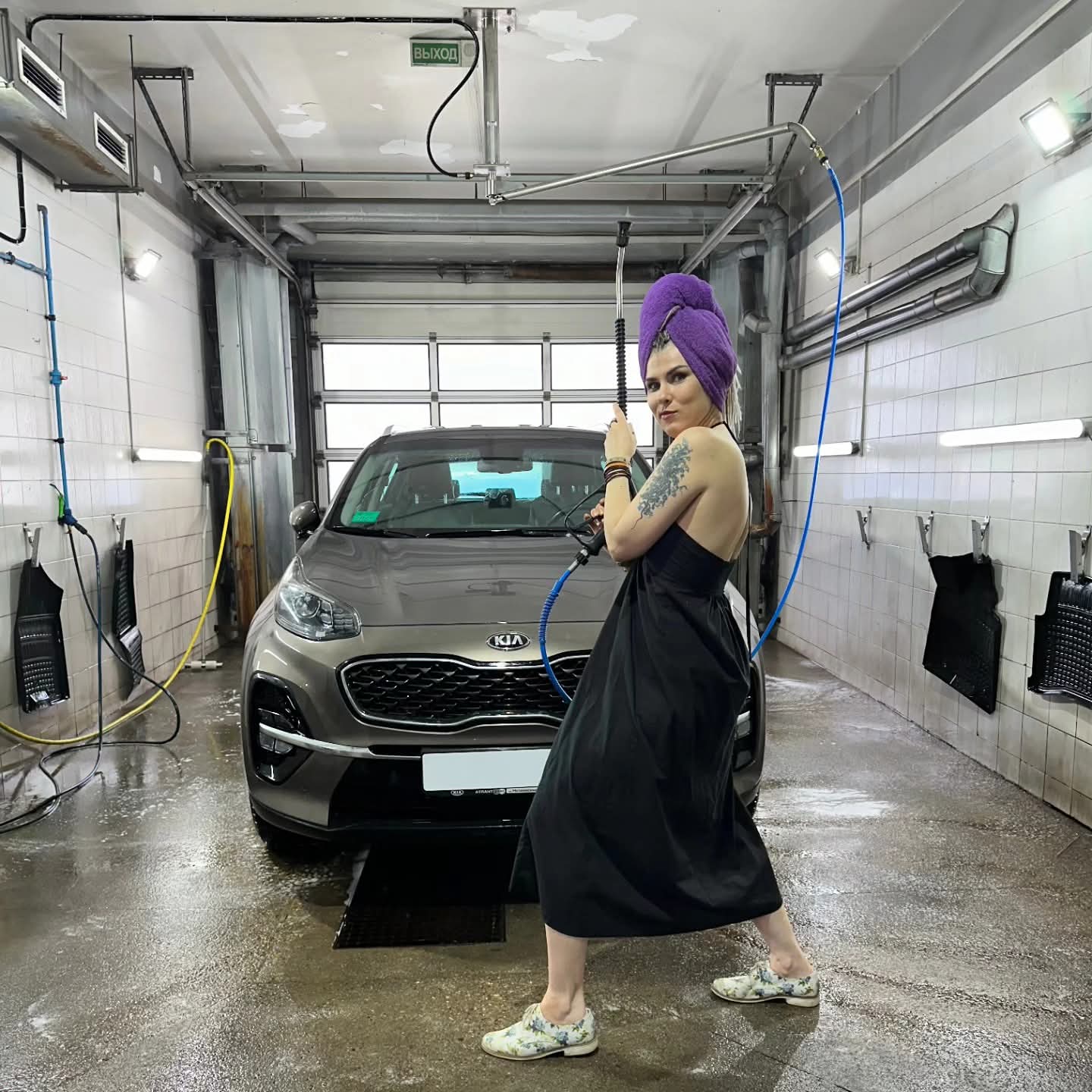 «Муж орет на каждом светофоре». Обсудили с АвтоМашей сексизм на дорогах, материнство и почему страшно разводиться