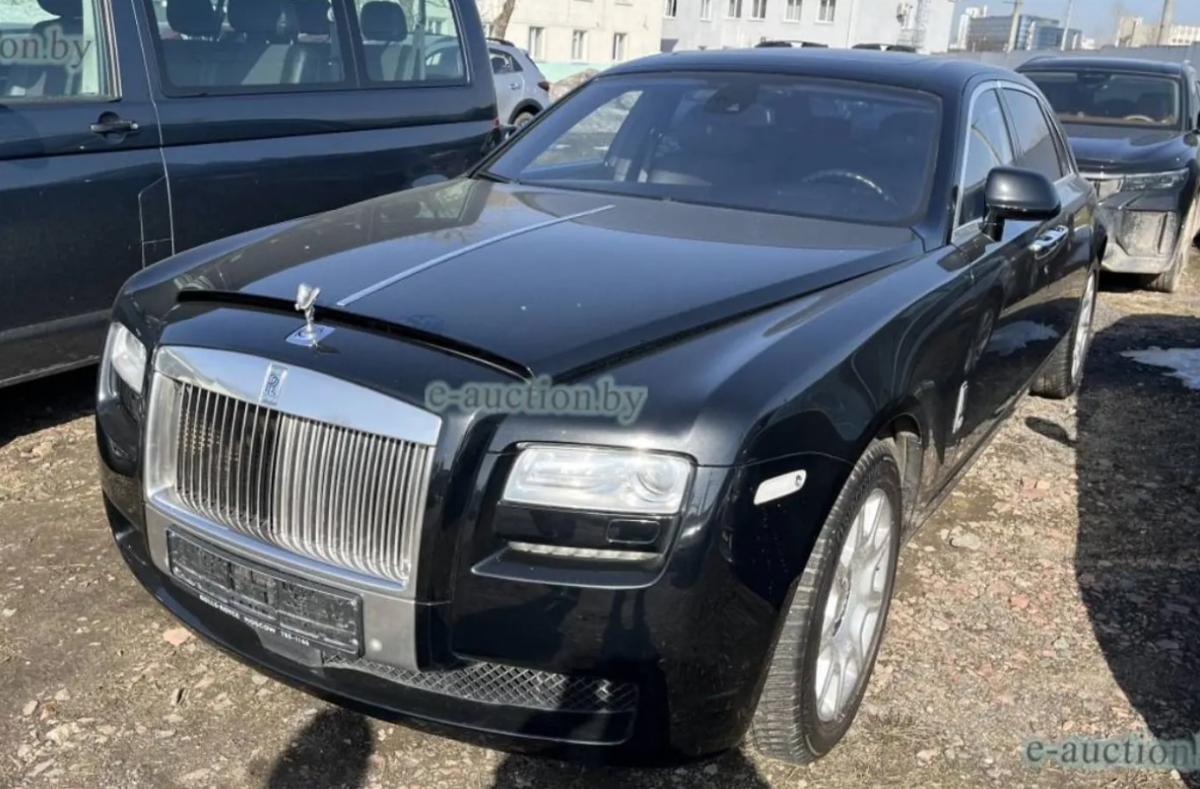 На торгах продают арестованный Rolls-Royce. Сколько за него просят