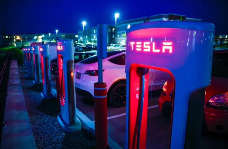 Ford пошел на сделку с Tesla в расчете на доступ к зарядкам конкурента