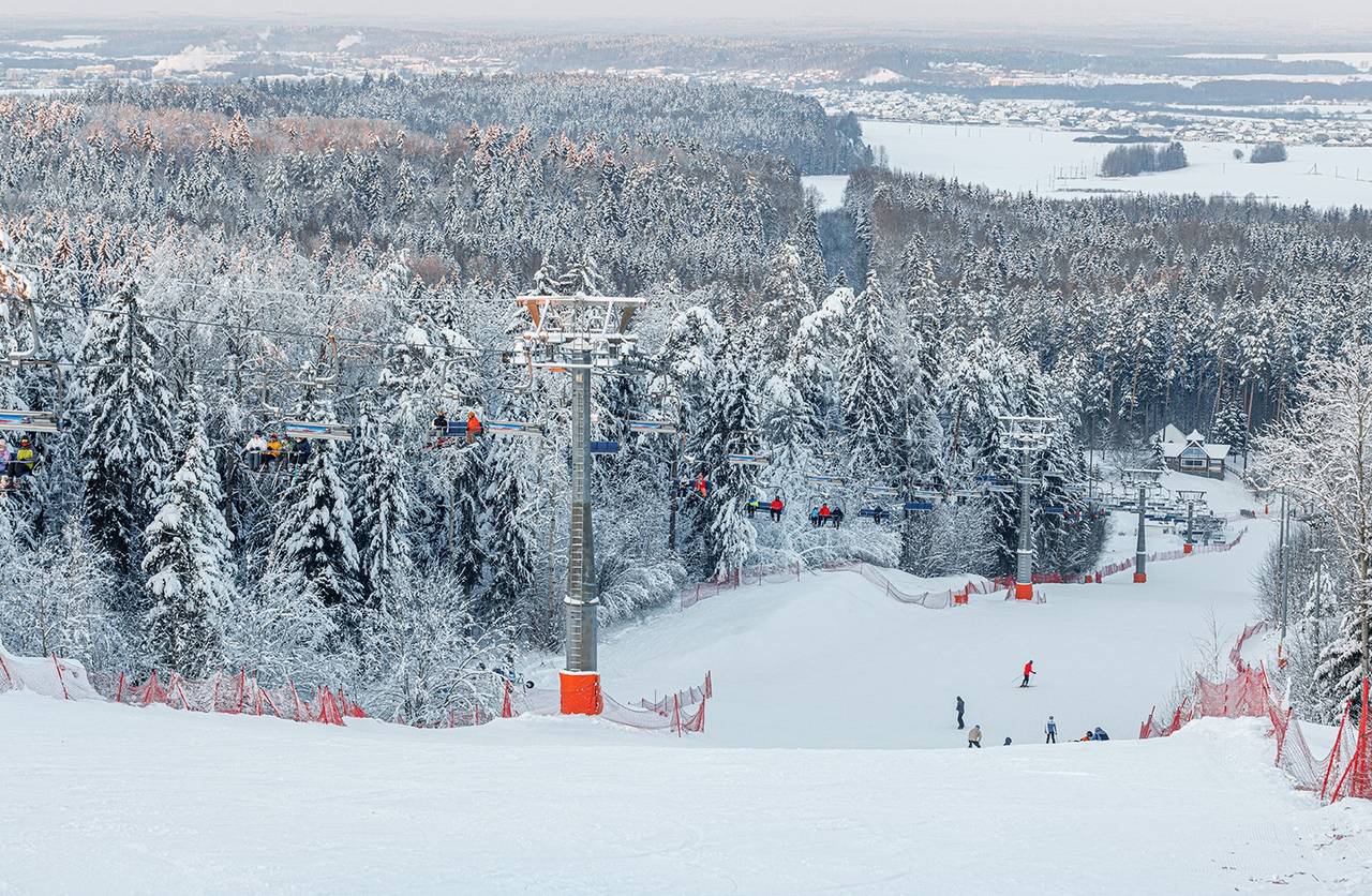 Ажиотаж не только на лопаты. Кто и как в Беларуси зарабатывает на настоящей зиме 